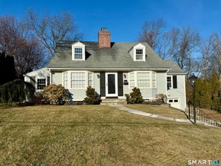 16 Killian Avenue, Trumbull, CT 06611