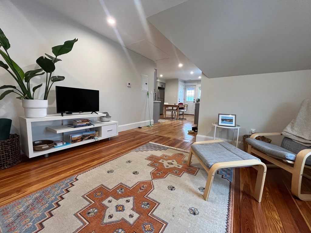 18 Colberg 3, Boston, MA 02131