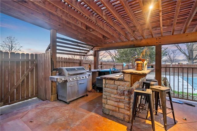 1700 Cedar Ridge Road, Parsons, KS 67357