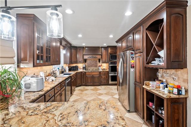 1700 Cedar Ridge Road, Parsons, KS 67357