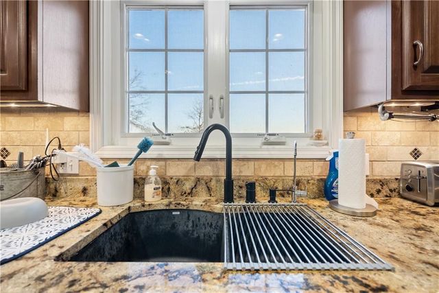 1700 Cedar Ridge Road, Parsons, KS 67357