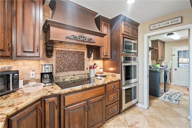 1700 Cedar Ridge Road, Parsons, KS 67357