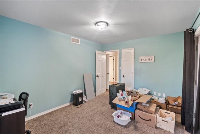 1700 Cedar Ridge Road, Parsons, KS 67357