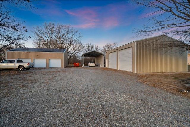 1700 Cedar Ridge Road, Parsons, KS 67357