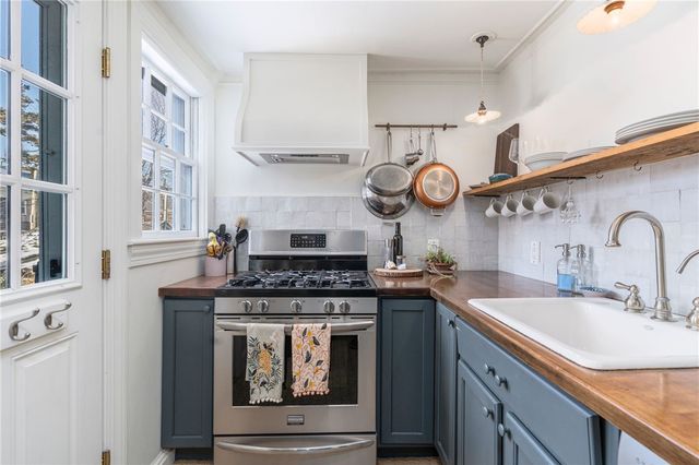 36 Kay Street 3, Newport, RI 02840