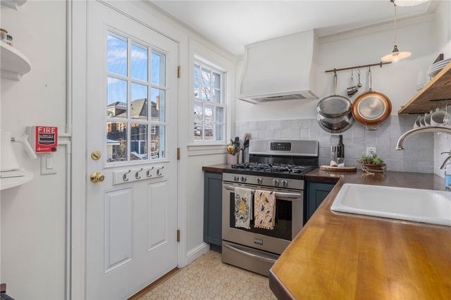 36 Kay Street 3, Newport, RI 02840