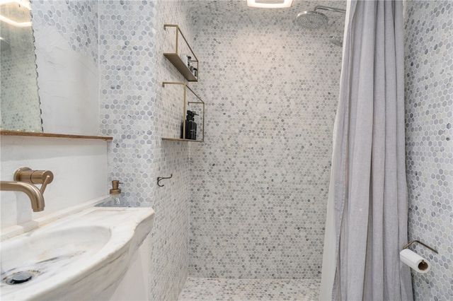 36 Kay Street 3, Newport, RI 02840