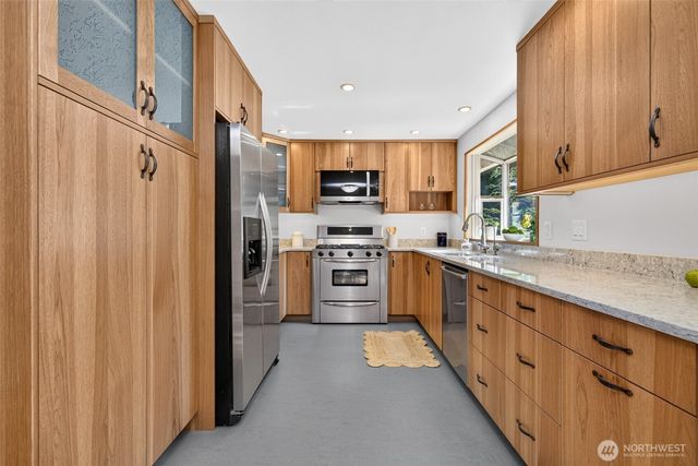 6 156th Place SW, Bothell, WA 98012