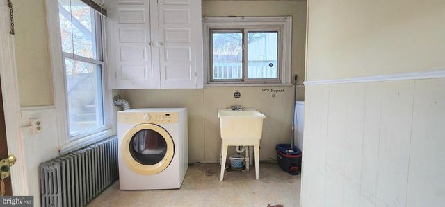 705 W RACE ST, Pottsville, PA 17901