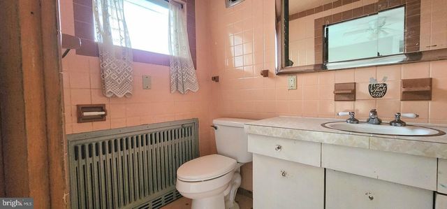 705 W RACE ST, Pottsville, PA 17901