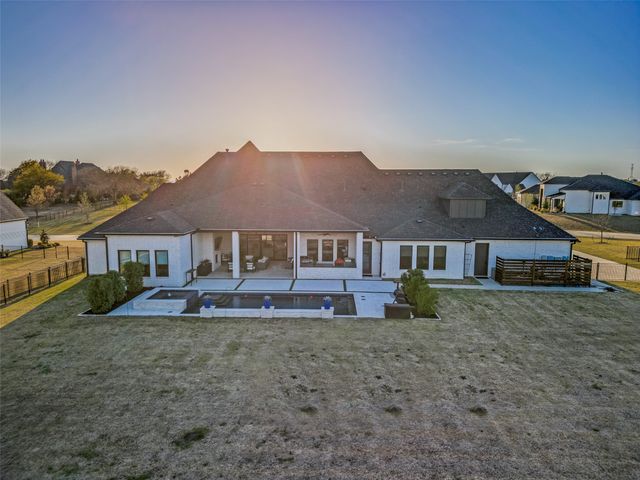 365 Crosswood Creek Court, Celina, TX 75009