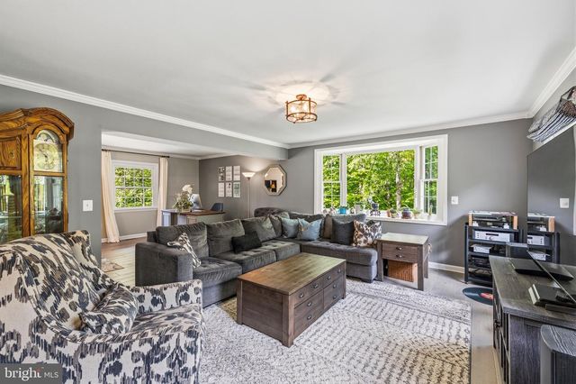 9045 FORESTVIEW DR, Manassas, VA 20112
