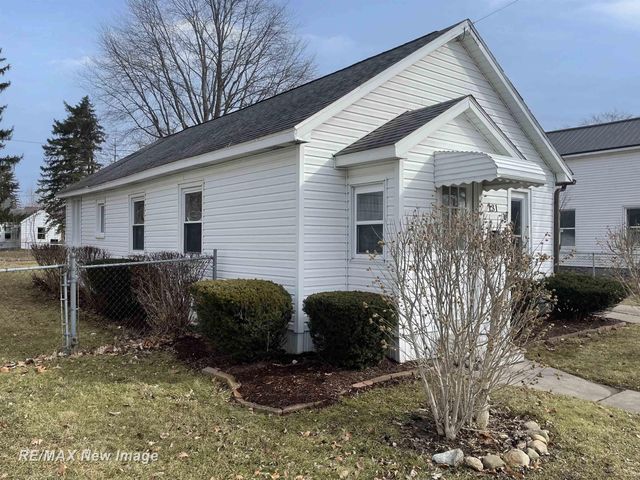 131 S Melze Street, Merrill, MI 48637