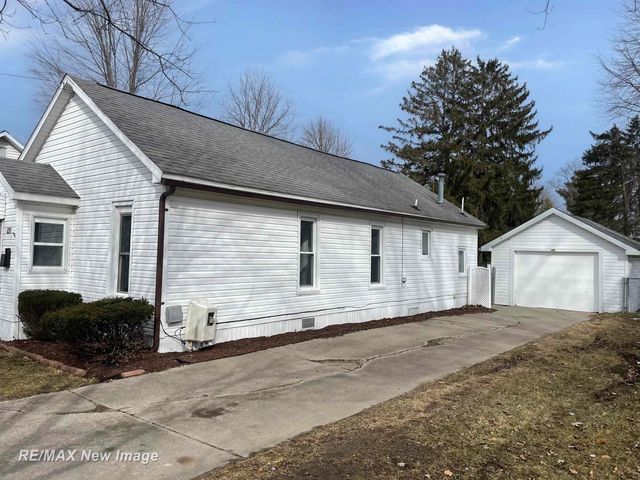 131 S Melze Street, Merrill, MI 48637