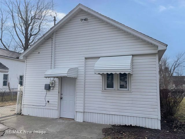 131 S Melze Street, Merrill, MI 48637