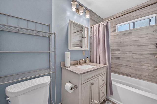 5157 Arlington Avenue, Los Angeles, CA 90043