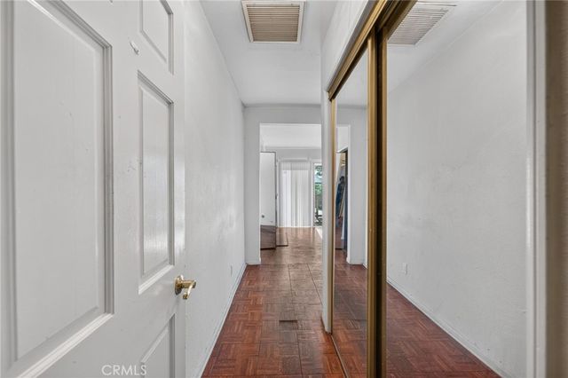 5157 Arlington Avenue, Los Angeles, CA 90043