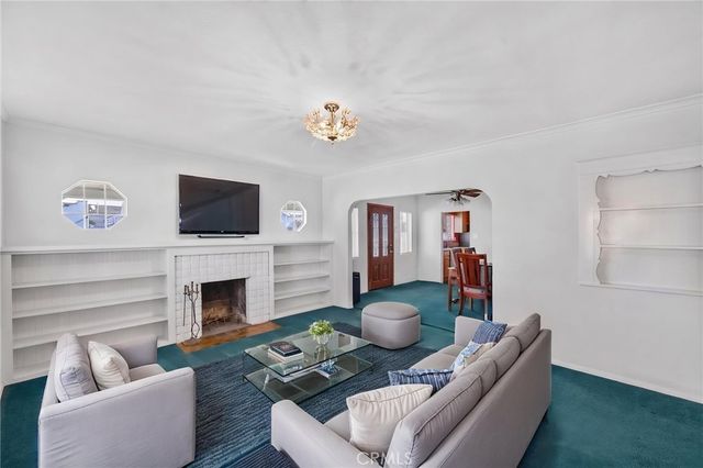 5157 Arlington Avenue, Los Angeles, CA 90043
