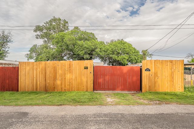 14064 Rucker Street, Azle, TX 76020
