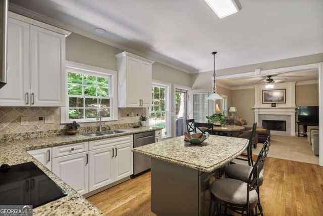 1030 Knoll Terrace, Roswell, GA 30075