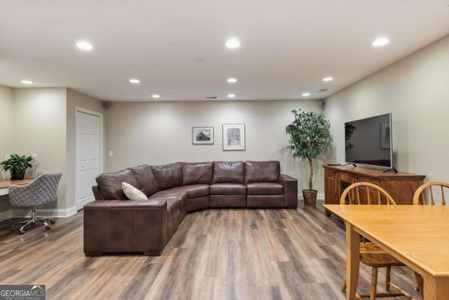 1030 Knoll Terrace, Roswell, GA 30075