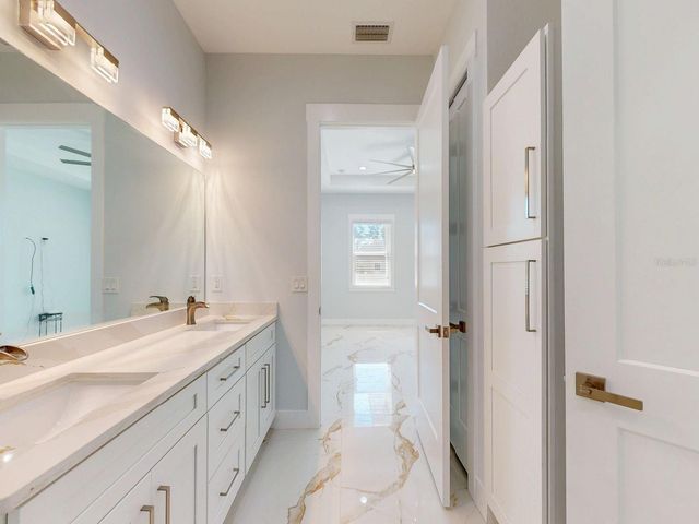 4018 W ARCH STREET, Tampa, FL 33607