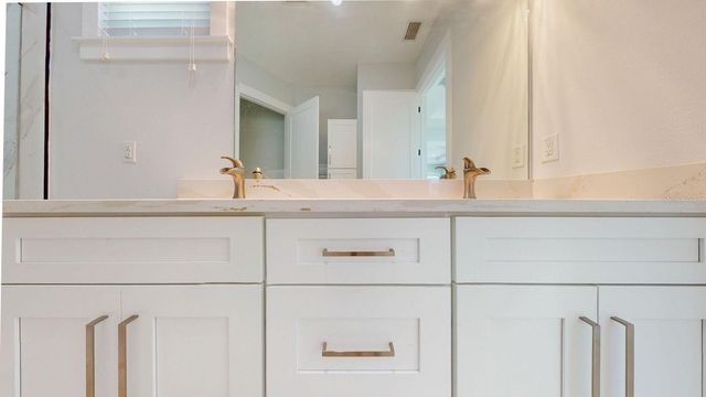 4018 W ARCH STREET, Tampa, FL 33607