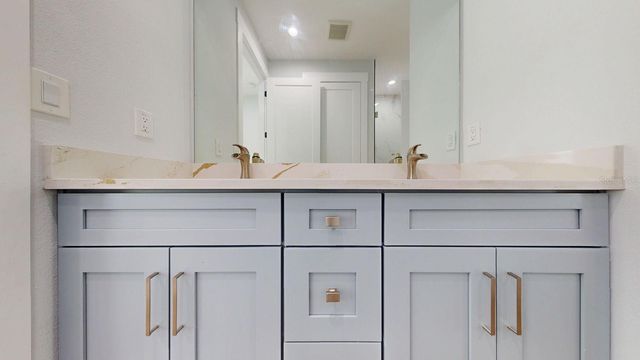 4018 W ARCH STREET, Tampa, FL 33607