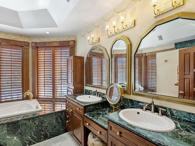 1310 S LAKE SHORE DRIVE, Sarasota, FL 34231