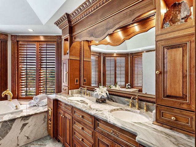 1310 S LAKE SHORE DRIVE, Sarasota, FL 34231