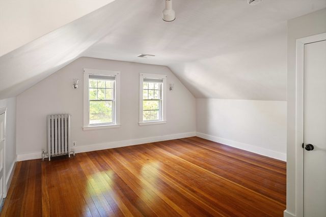 105 Grant Ave, Newton, MA 02459