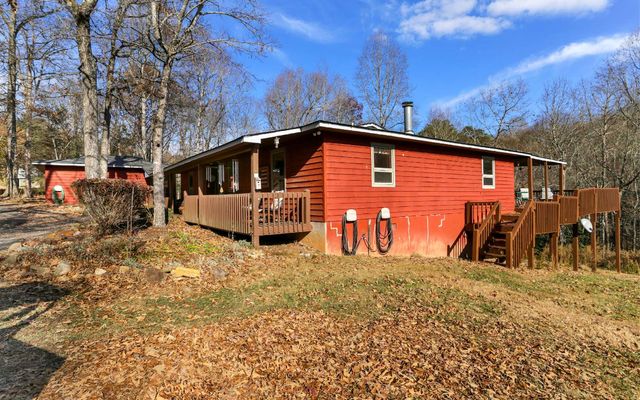 805 Quail Cove Circle, Warne, NC 28909