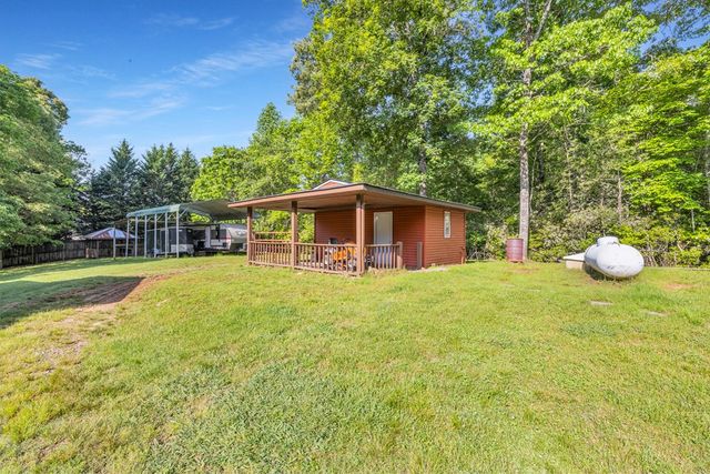 805 Quail Cove Circle, Warne, NC 28909