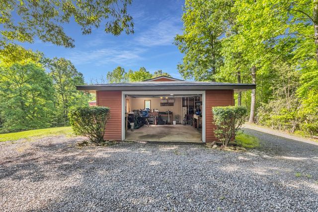 805 Quail Cove Circle, Warne, NC 28909