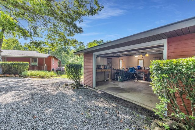 805 Quail Cove Circle, Warne, NC 28909