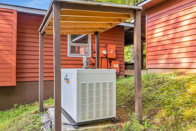 805 Quail Cove Circle, Warne, NC 28909