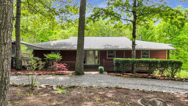 805 Quail Cove Circle, Warne, NC 28909
