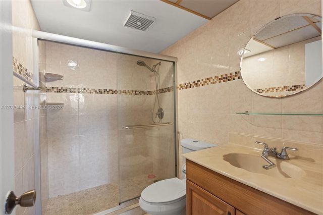 7100 NW 17th St 219, Plantation, FL 33313