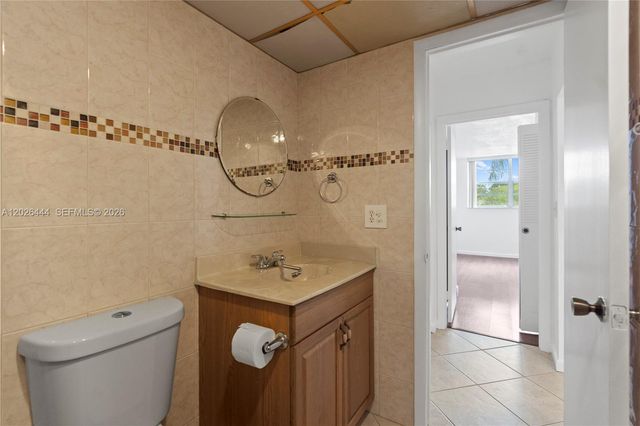 7100 NW 17th St 219, Plantation, FL 33313
