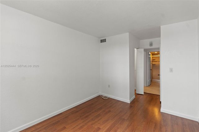 7100 NW 17th St 219, Plantation, FL 33313