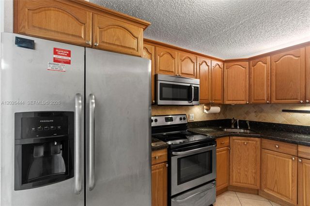 7100 NW 17th St 219, Plantation, FL 33313