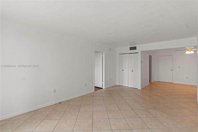 7100 NW 17th St 219, Plantation, FL 33313
