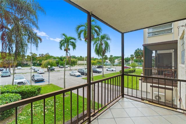 7100 NW 17th St 219, Plantation, FL 33313