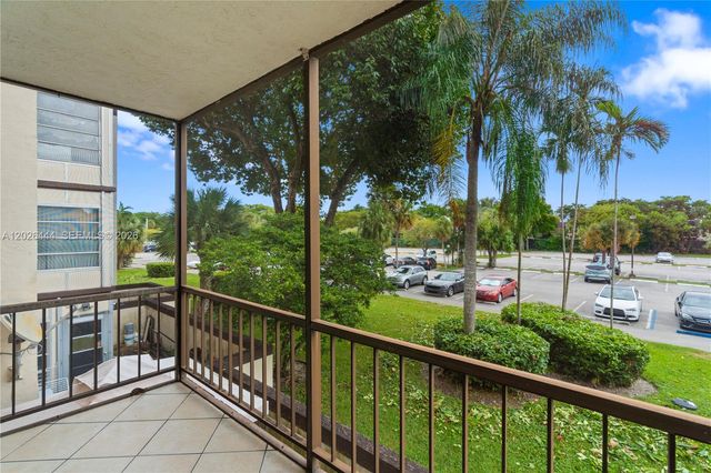 7100 NW 17th St 219, Plantation, FL 33313
