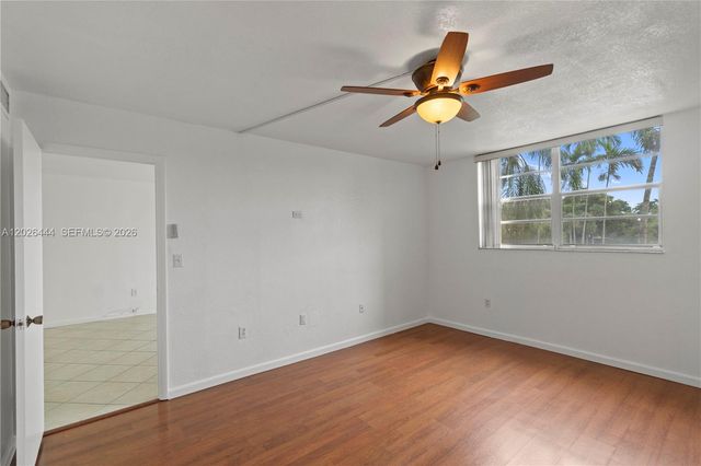 7100 NW 17th St 219, Plantation, FL 33313