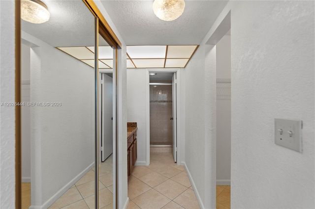 7100 NW 17th St 219, Plantation, FL 33313