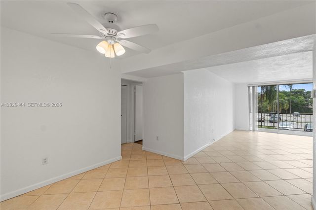 7100 NW 17th St 219, Plantation, FL 33313