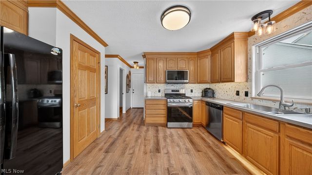 1324 Dover Drive, Medina, OH 44256