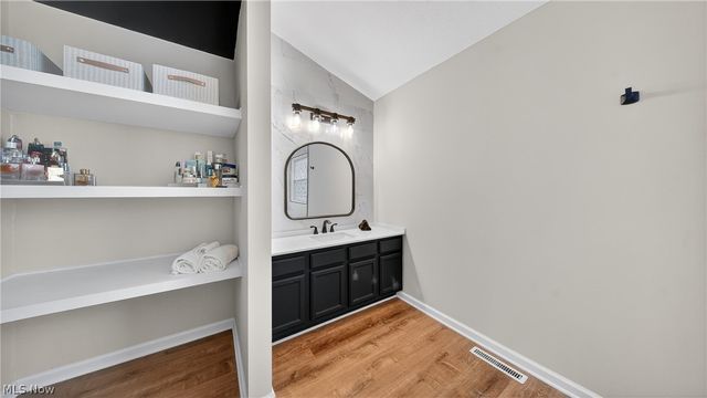 1324 Dover Drive, Medina, OH 44256