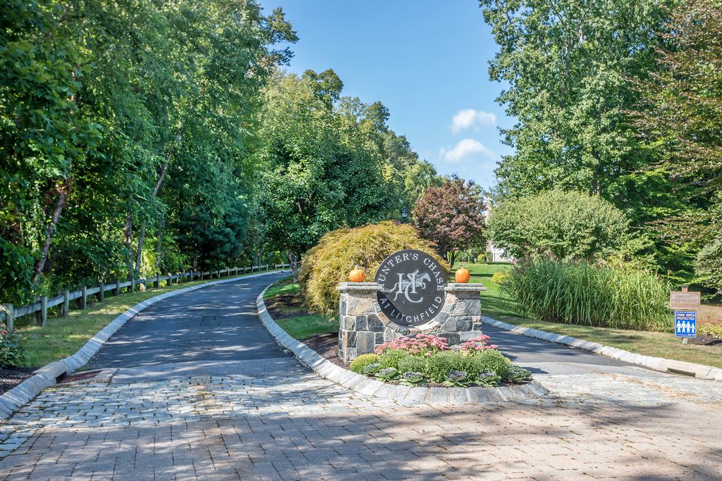 258 Hunter Drive 258, Litchfield, CT 06759